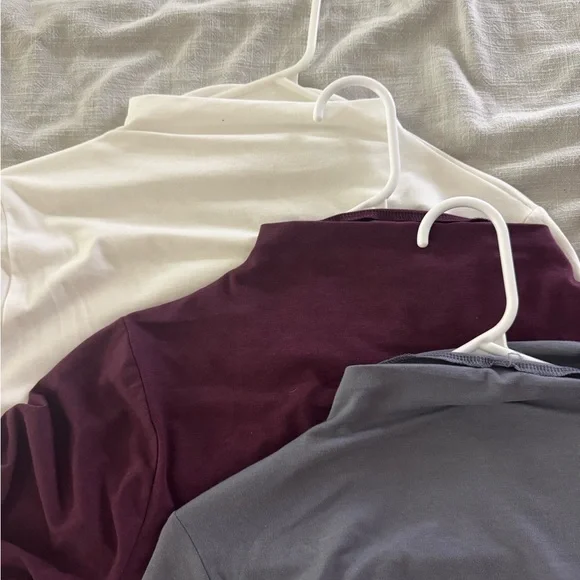 3 Old Navy Bestee Mock-Neck T-Shirt - Picture 2 of 2